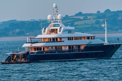 Tom Cruise Dilaporkan Berlibur dengan Kapal Yacht Mewah di Tengah Pandemi COVID-19!