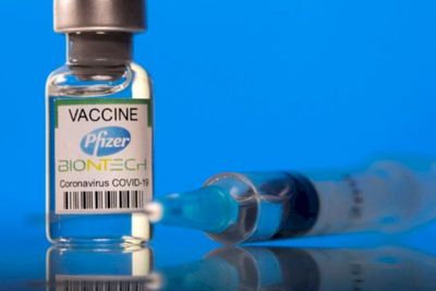 Ramai Wanita Merasa Payudaranya Membesar Usai Vaksinasi COVID-19 Pfizer, Begini Kata Ahli