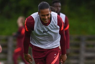 Pasca Operasi Lutut, Van Dijk Berpeluang Comeback di Laga Pramusim Liverpool Pekan Ini