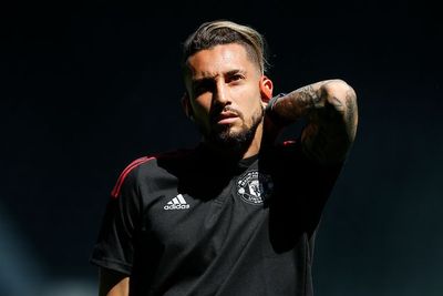 Cedera Engkel, Alex Telles Bakal Absen dari Man United di Awal Musim 2021 22