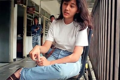 Viral Foto Lawas Nike Ardilla di Kantor Polisi, Gayanya yang Modis Bikin Salfok
