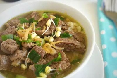 Tertarik Makan Soto Hari Ini? Gimana Kalau Makan Soto Daging Kuah Bening?