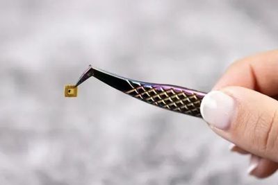 Keren! Salon di Dubai Gunakan Microchip Untuk Hiasan Kuku