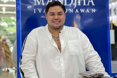 Bapak yang Tempuh 15 Km dengan Sepeda Demi Vaksin Dapat Motor dari Ivan Gunawan