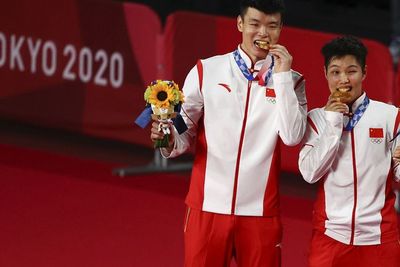 Tiongkok Raih Emas Bulutangkis Ganda Campuran Olimpiade Tokyo 2020