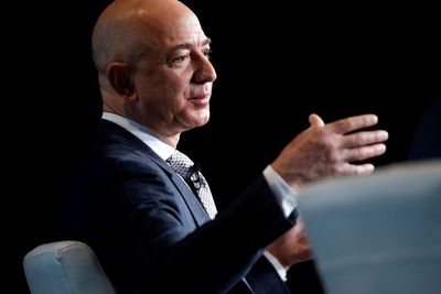 Meski Kehilangan Rp195,75 Triliun, Pemilik Amazon Tak Lengser Jadi Orang Terkaya di Dunia