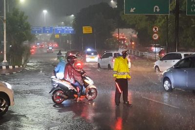 BMKG Perkirakan Hujan Guyur Jakarta Malam Ini