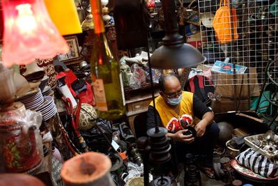 FOTO: Kerajinan Lampu dari Barang Bekas