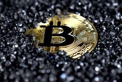 Pria Ini Curi Listrik dari Kantor Polisi untuk Digunakan Tambang Bitcoin