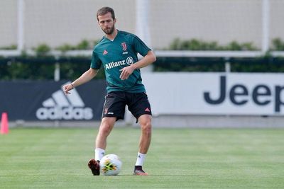 Pjanic Pengen Berseragam Juventus Lagi