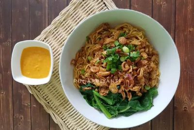 Membuat Mie Yamin Dengan Gampang Untuk Disajikan ke Keluarga Besar