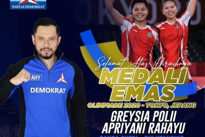 Viral Foto AHY Berlatar Greysia-Apriyani Raih Emas, Denny Siregar: Selamat Buat Pelatihnya