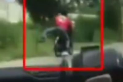 Sok Jago Atraksi Motor di Jalan, Pria Ini Hantam Pohon, Nasibnya Mengenaskan