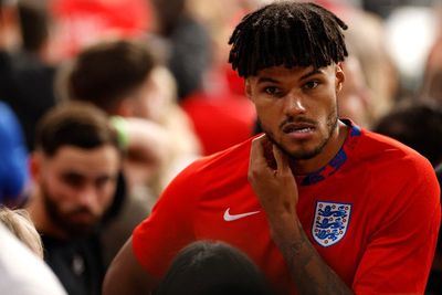 Datangi Psikolog, Bek Inggris Tyrone Mings Terapi Kesehatan Mental Selama EURO 2020