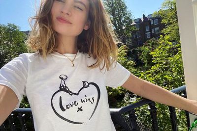 Lily James Viral Usai Tampil Mirip Pamela Anderson di Film Pam & Tommy