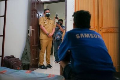 Walkot Bobby Pulangkan Warga Asal Aceh yang Tinggal di Bawah Jembatan Sungai Deli