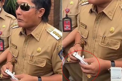 Bupati Badung Tampil Nyentrik saat Jelaskan Soal Vaksin, Netizen Salfok ke Cincin Emas