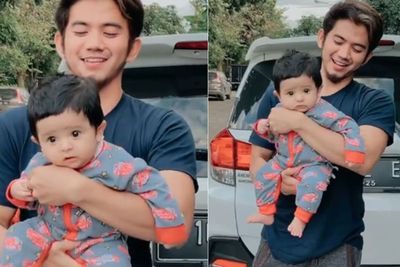 Rizki DA Asyik Joget Sambil Gendong Anaknya, Wajah Polosnya Bikin Netizen Gemas