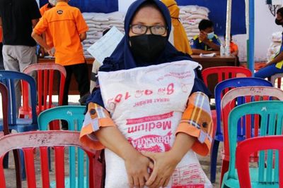 Menko PMK Peringatkan Jangan Ada yang Potong Bansos, Semuanya Harus Disalurkan!