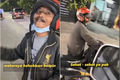 Pilu Pria Paruh Baya Dorong Motor Karena Kehabisan Bensin, Tak Punya Uang buat Isi Bensin