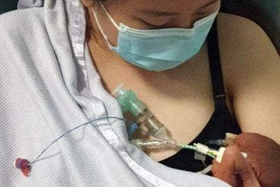 Ibu Hamil yang Menolak Vaksin Kini Menyesal Usai Bayinya Lahir dengan Berat 630 Gram