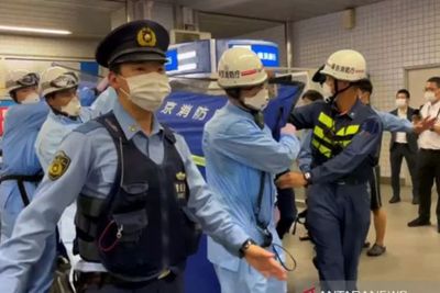 Pria di Jepang Tusuk Penumpang Kereta Secara Acak, karena Lihat Wanita yang Bahagia