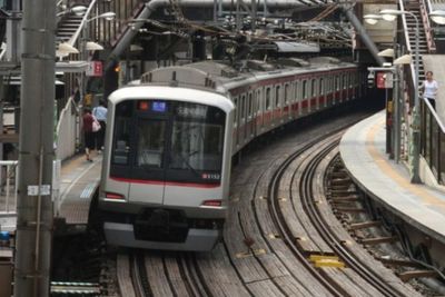 Insiden Penusukan di KRL Tokyo, Pelaku Mengaku Incar Wanita yang Terlihat Bahagia
