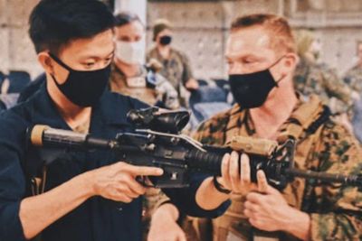 Viral Pemuda Surabaya Jadi Tentara Angkatan Laut Amerika, Gajinya Mencapai Rp718 Juta!