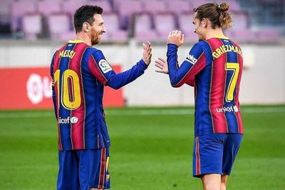 Susah Move On, Fans Barcelona Serang Griezmann: Messi Pergi karena Anda!