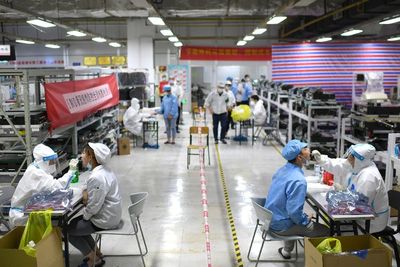Dianggap Lalai, 15 Pejabat China Dipecat Akibat COVID-19 Varian Delta