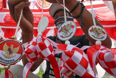 FOTO: Pedagang Bendera Musiman Mulai Berjualan di Aceh