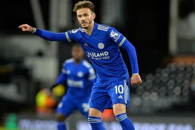 Sempat-sempatnya, James Maddison Selfie Bareng Fans di Tengah Laga Leicester Kontra City