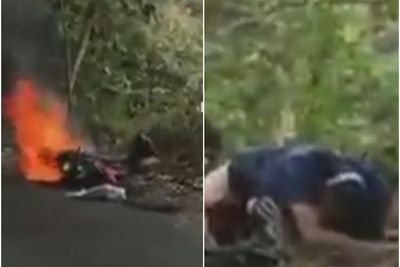 Menyedihkan, Kurir Ini Menangis Motor dan Paketnya Terbakar di Hari Pertama Kerja