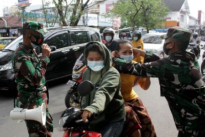 Pemerintah Perpanjang PPKM Luar Jawa-Bali Selama Dua Minggu Hingga 23 Agustus