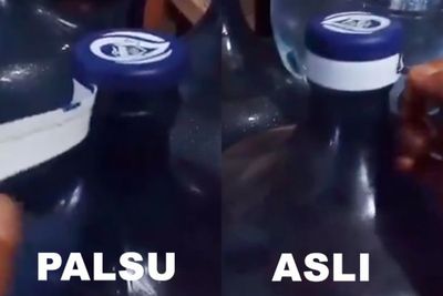Pria Ini Tunjukan Cara Bedakan Galon Aqua Asli dan Palsu, Ternyata Seperti Ini