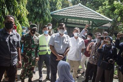 PPKM Level 4: Pemerintah Uji Coba Buka Mal di 4 Daerah Ini, Vaksin Jadi Syaratnya!
