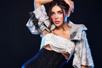 Millen Cyrus Tampil Menawan Pakai Celana Warna Pink, Netizen: Cantik Keganteng-gantengan