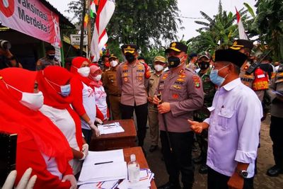 Polisi Klaim 150 Ribu Warga Joglo Jakbar Sudah di Vaksin, Sisa 30 Orang