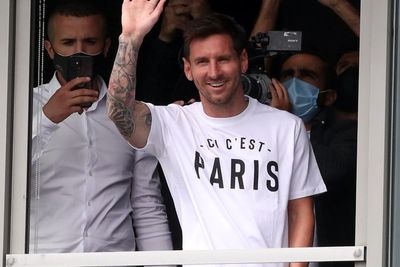 Resmi Gabung di PSG, Messi Kenakan Nomor Punggung 30