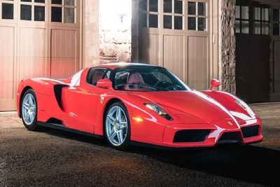 Mobil Ferrari Enzo 2003 Super Langka Ini Terjual Senilai Rp54 Miliar!