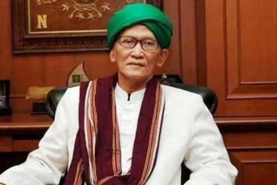 Ketum MUI KH Miftachul Akhyar Terlibat Kecelakaan di Tol Semarang-Solo, Mobil Tabrak Truk