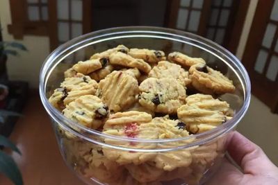 Hari Ini Kita Coba Buat Kue Cornflakes dan Kismis Yuk