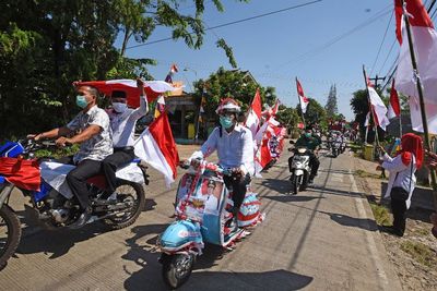 FOTO: Gerakan Pengibaran 1000 Bendera Merah Putih