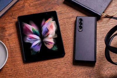 Samsung Galaxy Z Fold3 Resmi Meluncur, Bawa Teknologi Kamera Bawah Layar!