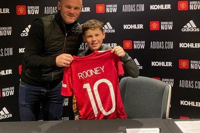 Putranya Lakoni Laga Tandang Pertama di Man United, Wayne Rooney: Semoga Beruntung