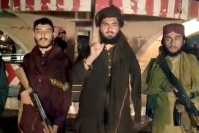 Pemerintah Afghanistan Menawarkan Pembagian Kekuasaan dengan Taliban