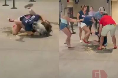 Viral Video Dua Wanita Terlibat dalam Perkelahian Bak UFC, Ubah Stadion Jadi Arena Tinju