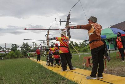 FOTO: Latihan Atlet Panahan NPC Kalteng Saat PPKM
