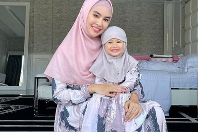 Jahat Banget, Anak Kartika Putri Disumpahi Mati Sama Netizen Ini, Langsung Balik Didoain