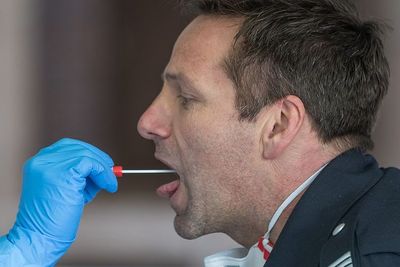 Dunia Penerbangan Mengeluh Harga Swab PCR Sangatlah Mahal, Beda Jauh dengan India